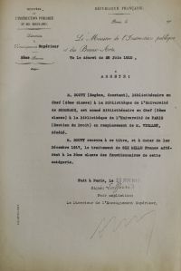 <em>Source Archives nationales, cote F/17/23819</em></br>
</br>
<strong>Paul Viollet, seit 1876 Chefbibliothekar der Bibliothek der Rechtsfakultät Paris', stirbt auf seinem Posten am 22. November 1914. Sein Nachfolger, Eugène Bouvy, wurde erst im November 1917 ernannt und trat seine Stelle schließlich erst am 1. Februar 1918 an.</strong>