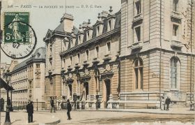 <p style=padding: 1.5em><em>Source Bibliothèque Cujas.</em></br></p><strong>Facade of the Paris Faculty of Law, rue saint-Jacques, inaugurated at the end of the 1890s.</strong>